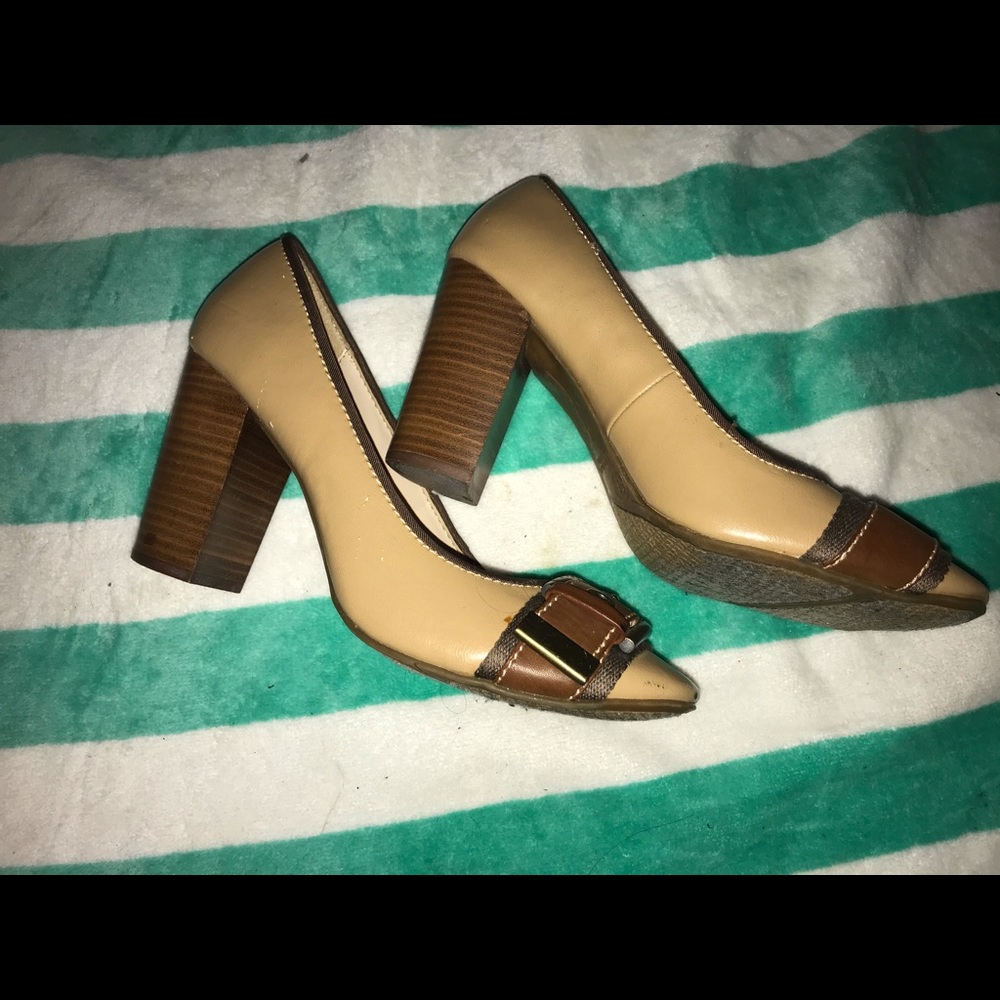 😎 Tan Heels - Picture 3 of 3
